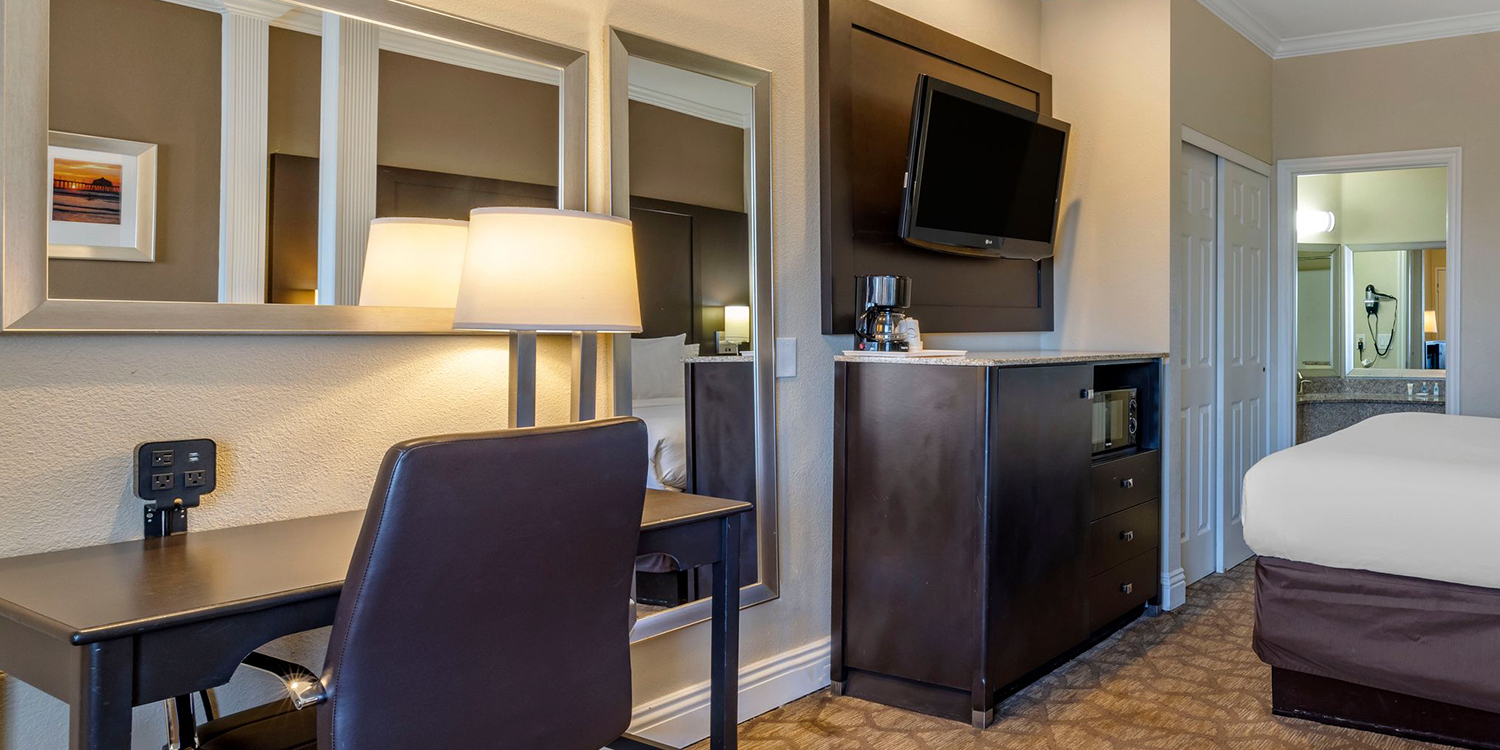 STAY AT OUR HUNTINGTON BEACH HOTEL FOR BUSINESS OR LEISURE