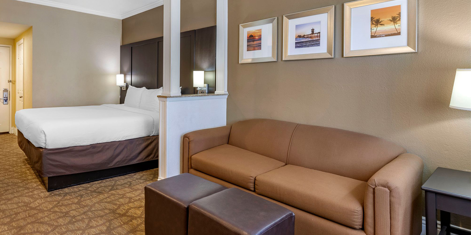 ENJOY THE COMFORTS OF HOME WHEN STAYING AT OUR HOTEL